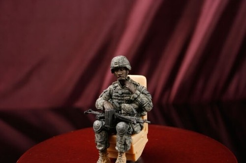 DiVision miniature 1/35 Modern US Vehicle Crew2 Figure Model Kit #DT35-082 - Picture 3 of 4