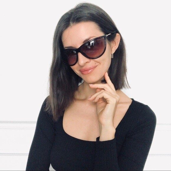 Tom Ford sunglasses Tammy FT0770-S 52F Dark Havana Rose Gold 