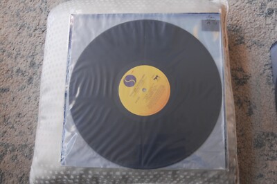 米LP Echo &amp;amp; The Bunnymen Heaven Up Here SRK3569 SIRE /00260 ECHO AND THE BUNNYMEN 1981: Heaven Up Here LP Vinyl Sire Win