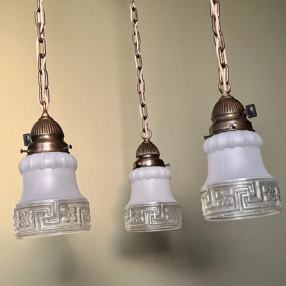 Lámpara de araña antigua vintage estilo sartén de 1910 con llaves griegas - ¡Restaurada! Foto 4 de 4