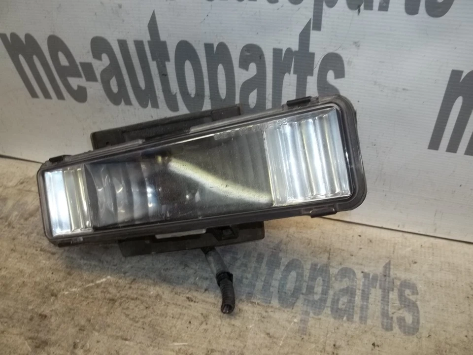 1996-2002 Cadillac Eldorado Right Passenger Front Fog Light Lamp w/ Bracket OEM - Image 3 of 4