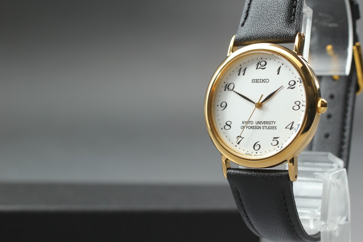 2003 N MINT Seiko 7N01-6890 Kyoto Univ. of Foreign Studies Qz Mens 
