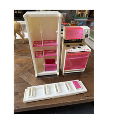 Mattel Barbie Dreamhouse kitchen, refrigerator stove oven, vintage 1982