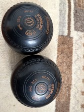 Great Pair of  ALMARK STERLING SLIM-LINE Lawn / Indoor / Short-Mat Bowls  Size 3