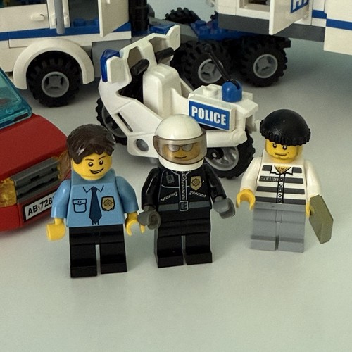 Lego City 7288 Mobile Police Unit Command Post Center Complete W Minifigs & Book - Picture 7 of 10
