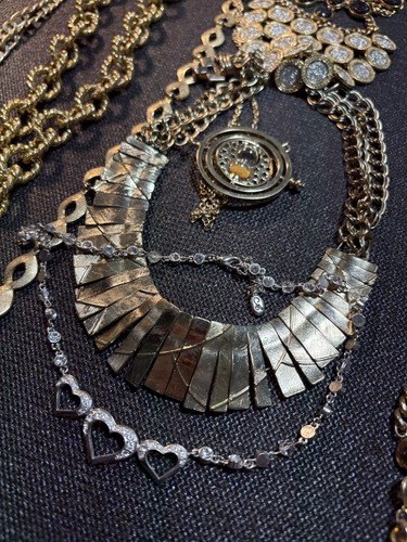 Vintage Costume Estate Jewelry Lot Of (12) Necklaces Gold/Silver Tone - Picture 7 of 19