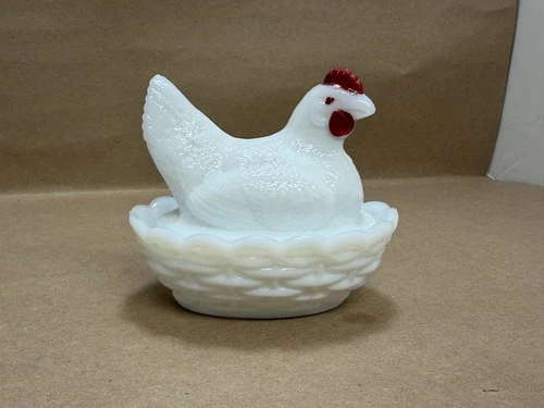 Vintage Westmoreland White Milk Glass Hen On Nest Dish Measures 3 1/2" long