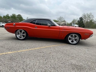 1970 Dodge Challenger 6.4L HEMI Restomod 
