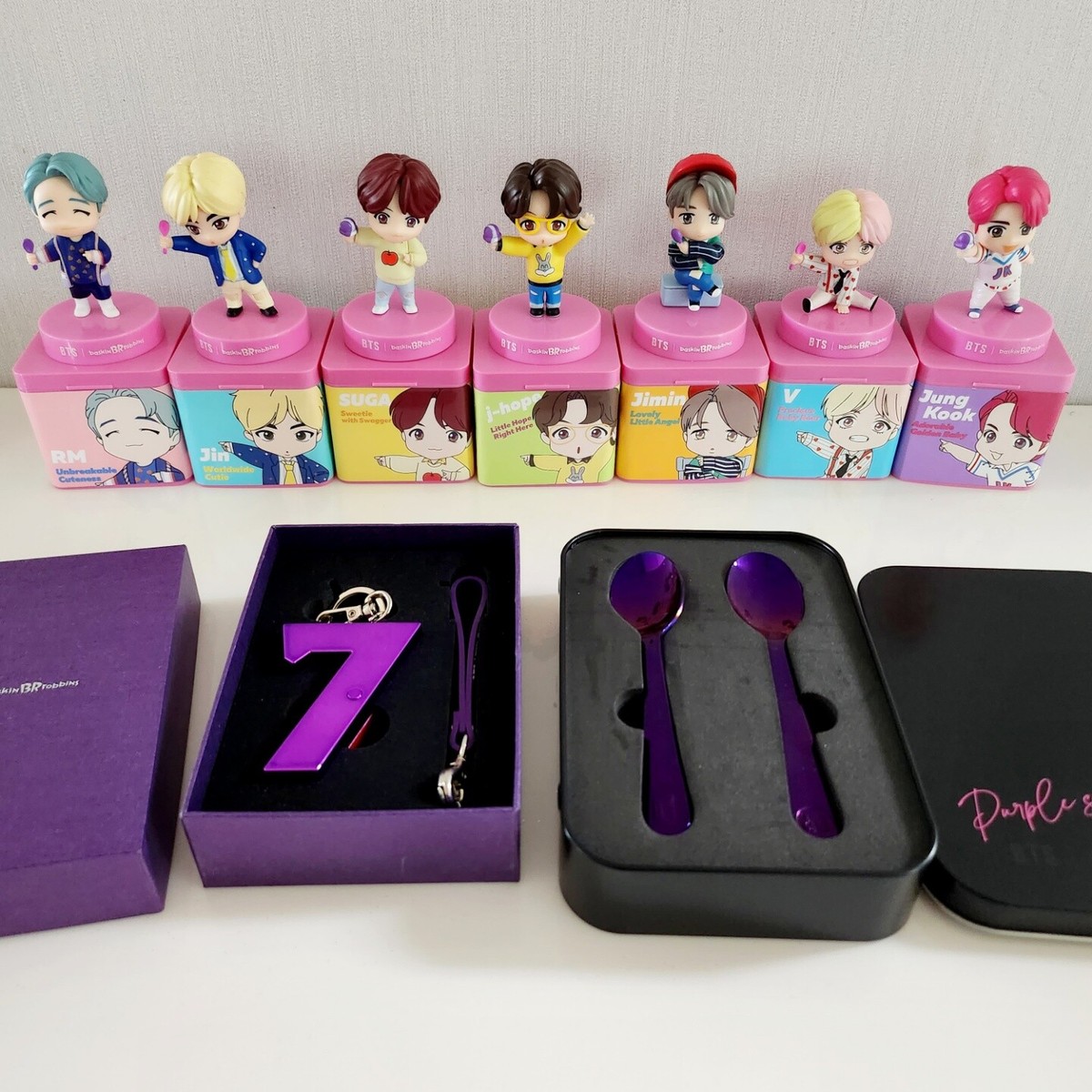 防弾少年団　BTS x Baskin Robbins  Keyring s-l400.jpg