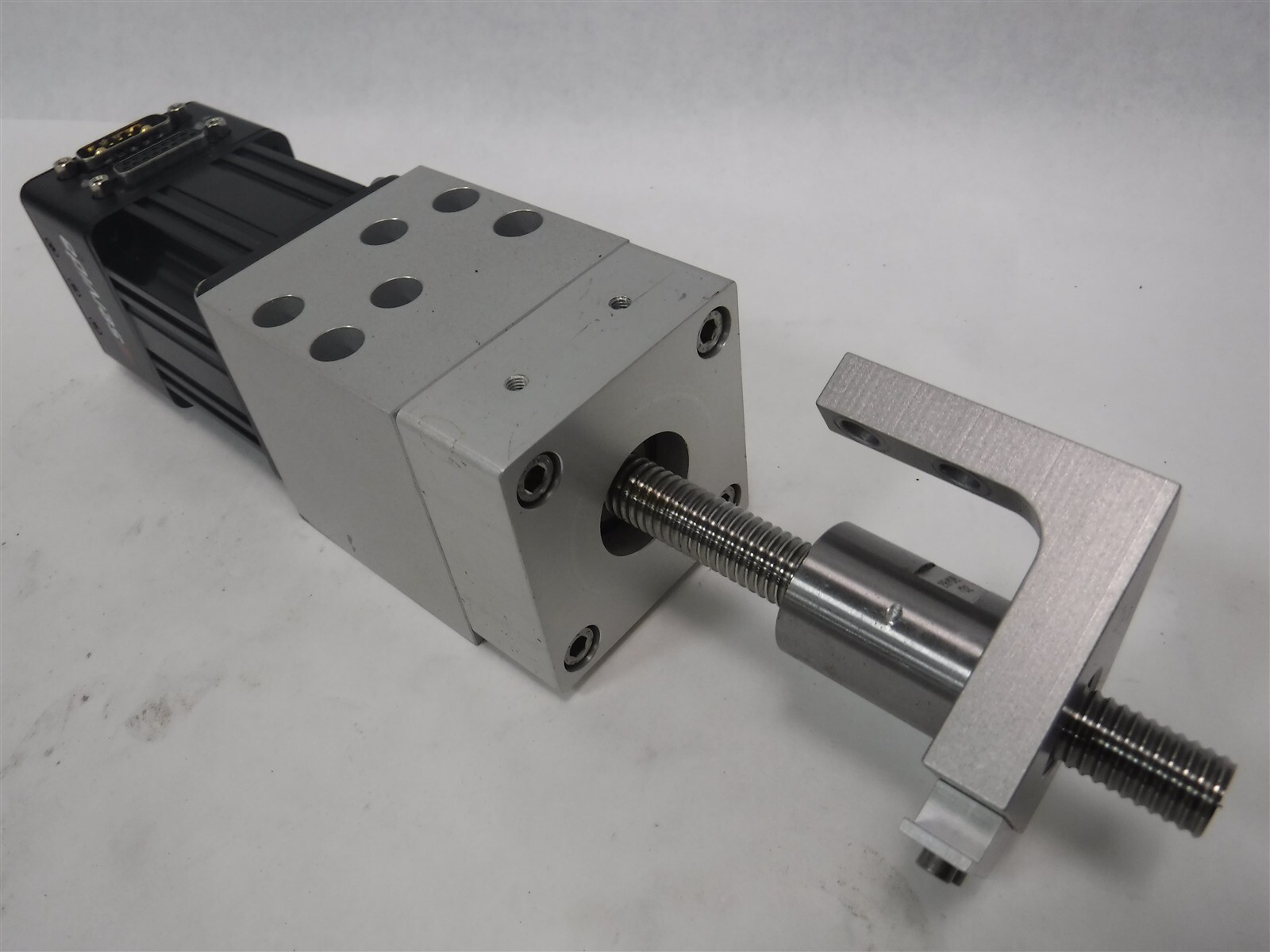 Used Animatics Smart Motor Servida Model SV2320D-415 Version 4.15 O9