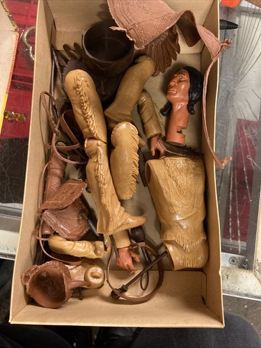 Vtg 1960s MARX JOHNNY WEST CHIEF CHEROKEE FIGURINE ORIGINAL ACCESSORIES + BOX - Picture 4 of 4