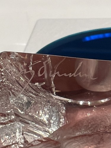 Mats Jonasson Lead Crystal Glass Etched Swan Signed Paperweight Sweden w/mirror - Picture 4 of 8