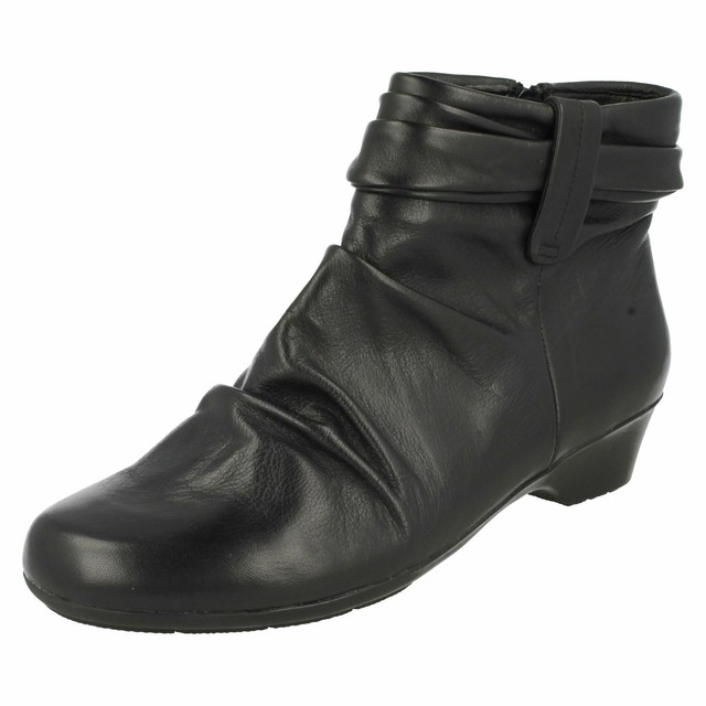 clarks ladies ankle boots wide fit