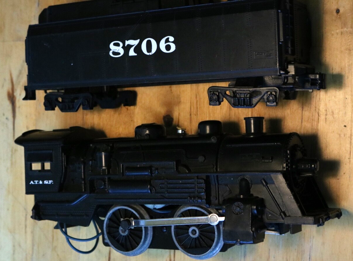 Lionov ATSF Santa Fe 8706 Vintage Powered Engine Train Pre-Owned