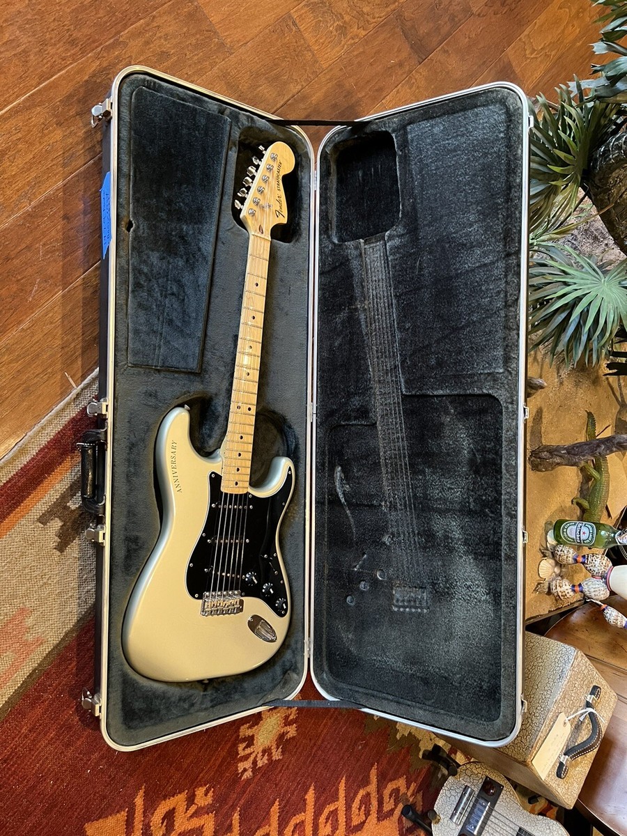 1979 Fender 25th Anniversary Stratocaster w/ orig hard shell