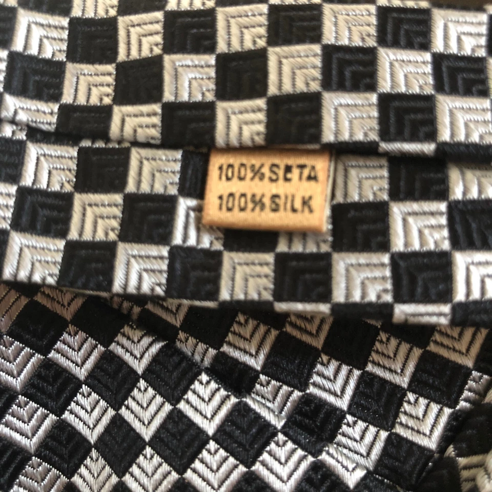 Corbata 100% Seda Italiana Hombre de Hoy Tejida Negro Blanco Cuadrada Geométrica 3.75" x 59" Foto 3 de 4
