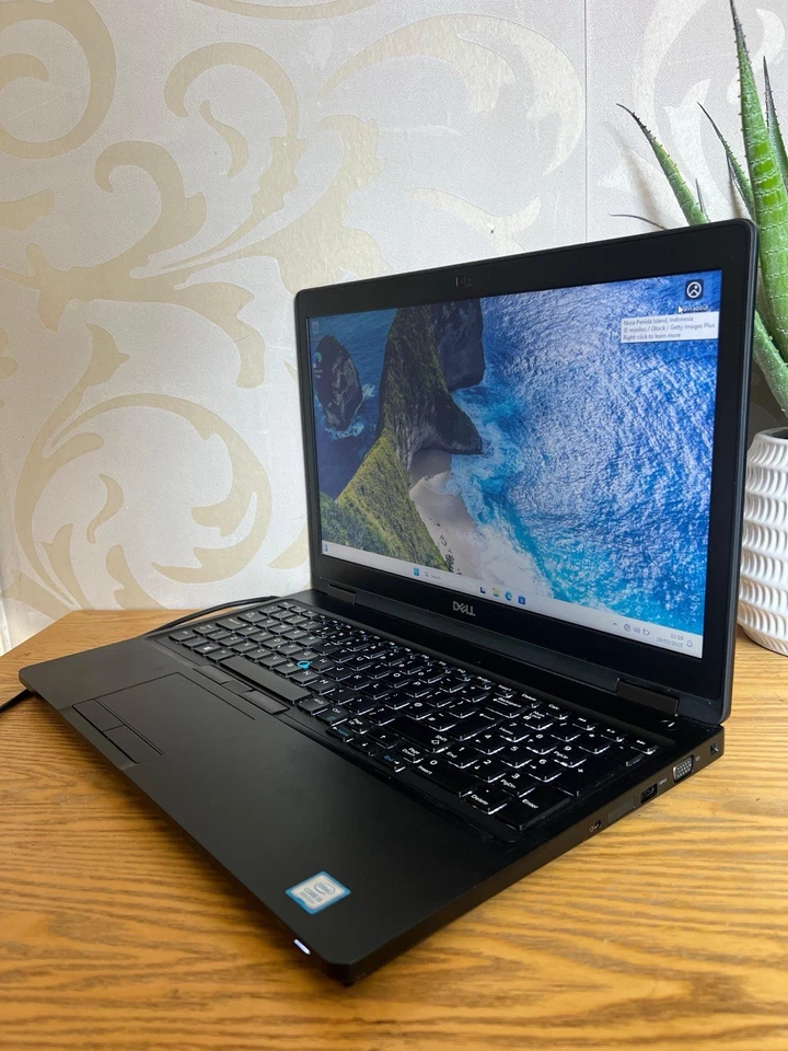 Dell Latitude 5580 Laptop, 15.6" Core i5 6th Gen, 16GB RAM, 256GB SSD, W11 - Image 4 of 4