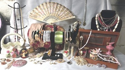 Grandma's ''Hodge-Podge'' Estate; Jewelry, Trinkets, Vtg to Mod Random Junk! #207