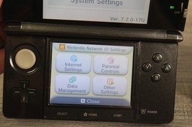 Nintendo 3DS Black Handheld Console CTR-001 3D Audio Headphone jack Good Shape