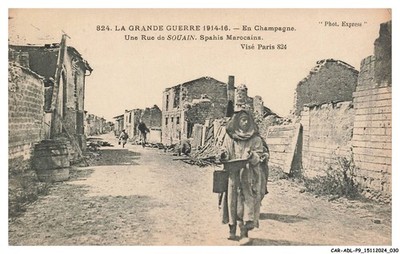 CAR-ADLP9-0531-55 - In der Champagner - Une rue de SOUAIN - Marokkanische Spahis