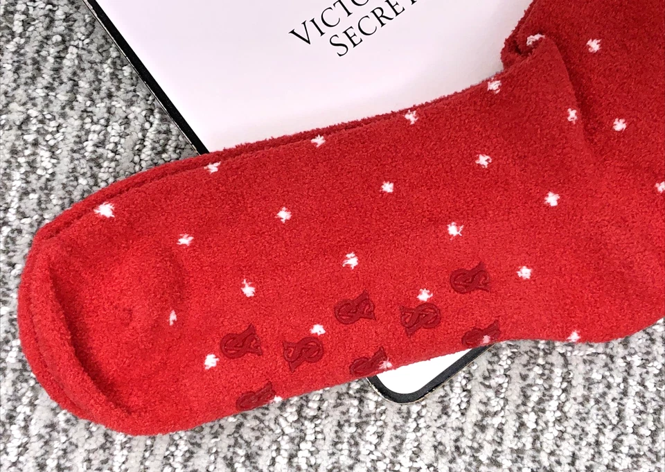 Meias Victoria's Secret novas com etiquetas bolinhas vermelhas aconchegantes lã tripulação logotipo fofo feriado - Imagem 4 de 4