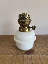 Ancienne Lampe à Pétrole en Faïence / Céramique Blanche Matador 15" Vintage