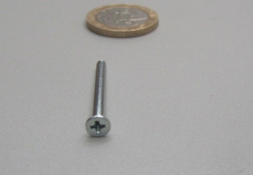 Zinc Plated Steel Flat Head Phillips Machine Screw M2.5 x 0.45 x 25 mm, 100 pcs - Picture 14 of 17