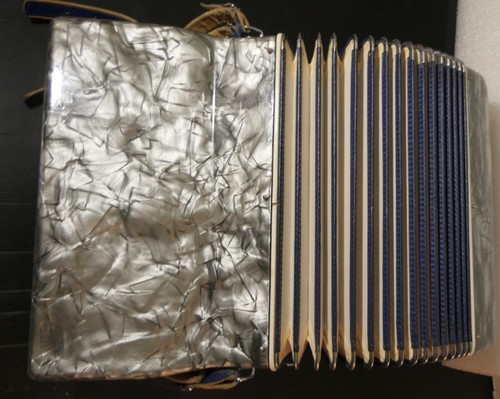 VINTAGE POLLINA ? PIANO  GREY 26/12  PIANO ACCORDION MADE IN ITALY W/ CASE - Picture 14 of 15