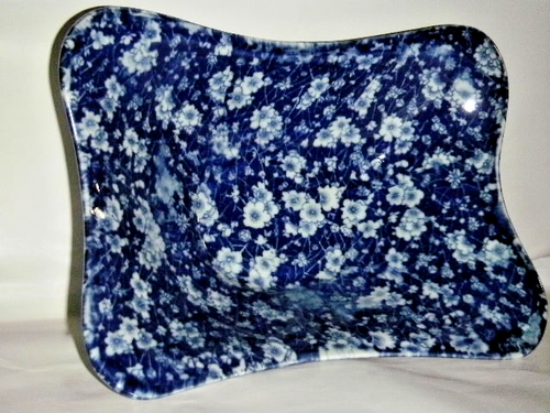 VICTORIA WARE IRONSTONE BLUE CALICO FLORAL SERVING BOWL W PEDESTAL RARE ERRORS - Picture 4 of 13