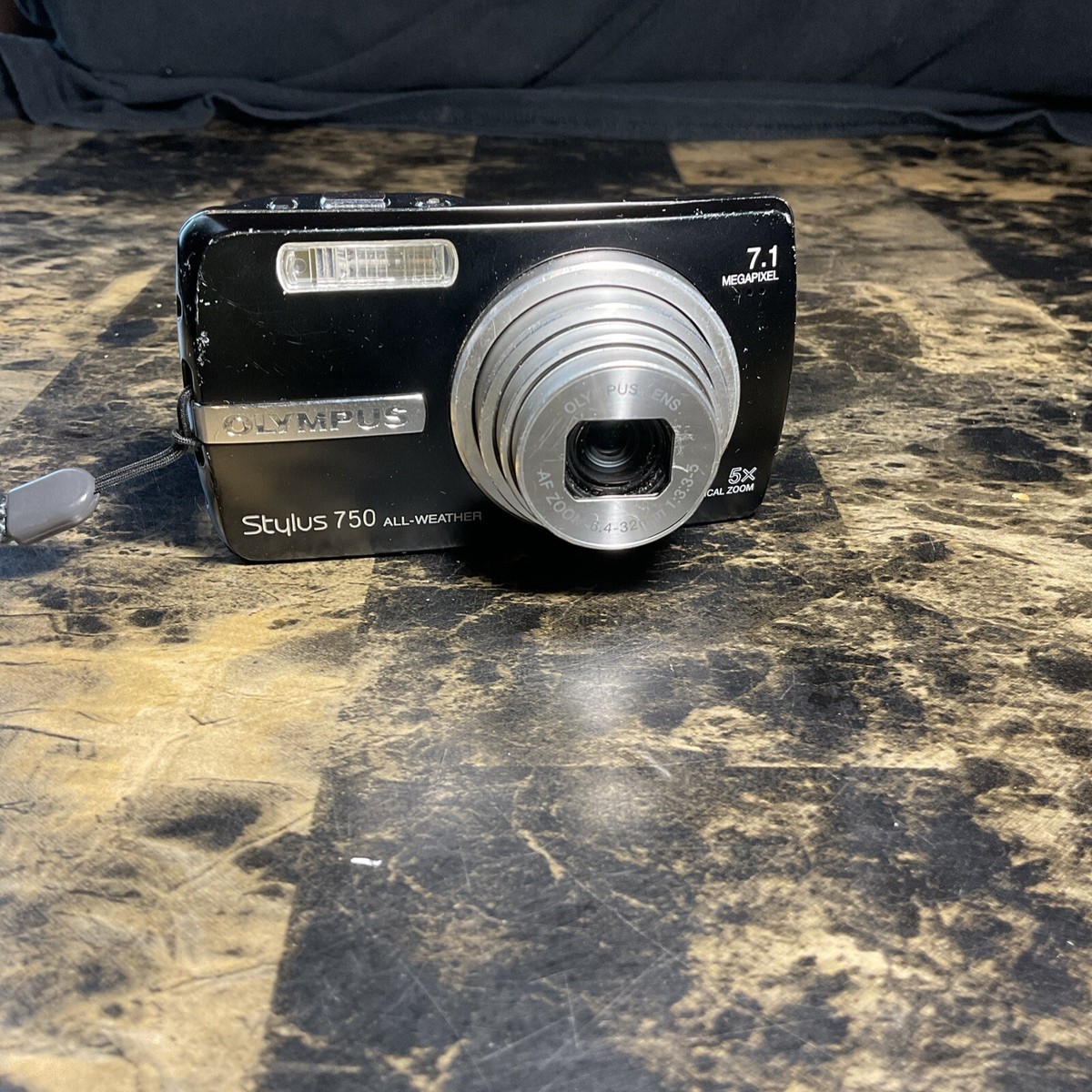 OLYMPUS U750 (良品） Olympus Stylus 750 7.1 MP Digital Camera - Silver for sale