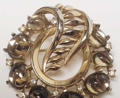Vintage Crown TRIFARI Jewels of Fantasy Topaz Cabochon Gold Tone Brooch 1.5" - Picture 4 of 10