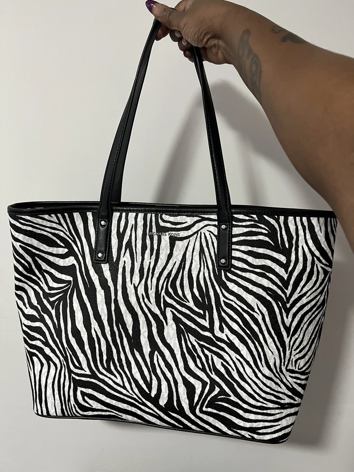 Bolso de Mano Michael Kors Carter Grande Abierto para Mujer Negro/Blanco Talla Única Nuevo con Etiquetas