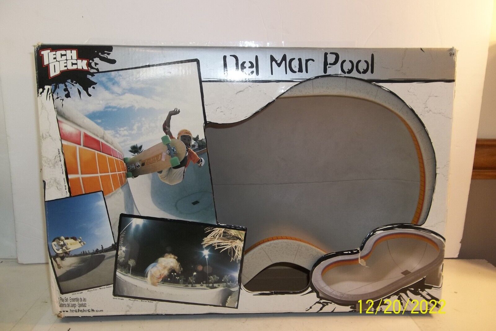 Tech Deck DEL MAR POOL Fingerboard Skate Park Bowl Playset 2009 in box