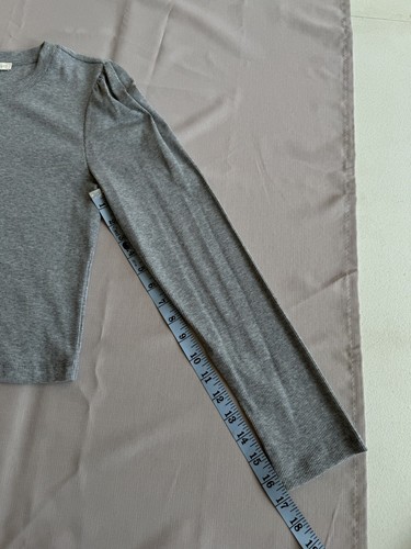 Chelsea & Violet Juniors Large Ribbed Top Grey Cropped Knit Long Sleeve NWT - Picture 6 of 9