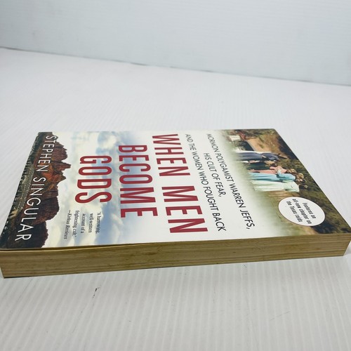 When Men Become Gods: Mormon Polygamist Warren Jeffs por Stephen Singular - Imagen 6 de 9