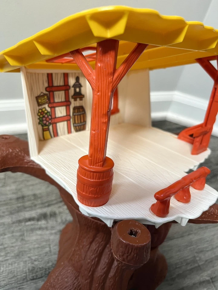 Vintage 1974 Hasbro Weebles Tree House with Boy & Girl - Image 3 of 4