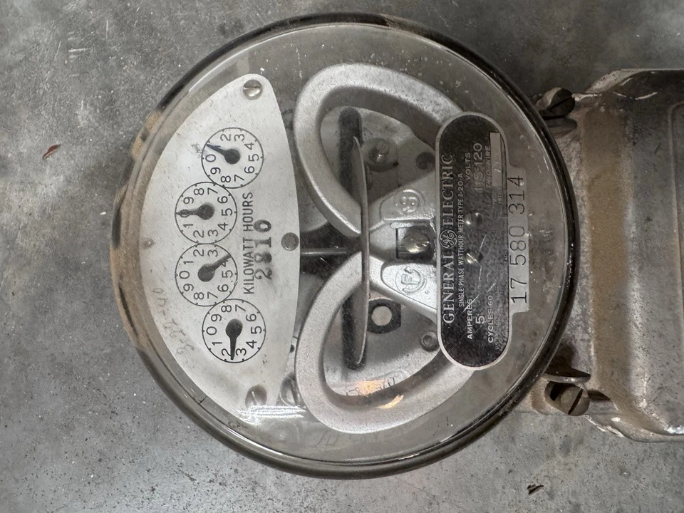 Medidor monofásico de vatio-hora General Electric tipo 1-20-A Foto 3 de 3