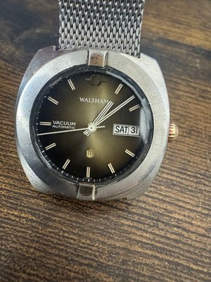 Waltham Vacuum Automatic Watch Gradient Black Dial Mesh Band Vintage Junk