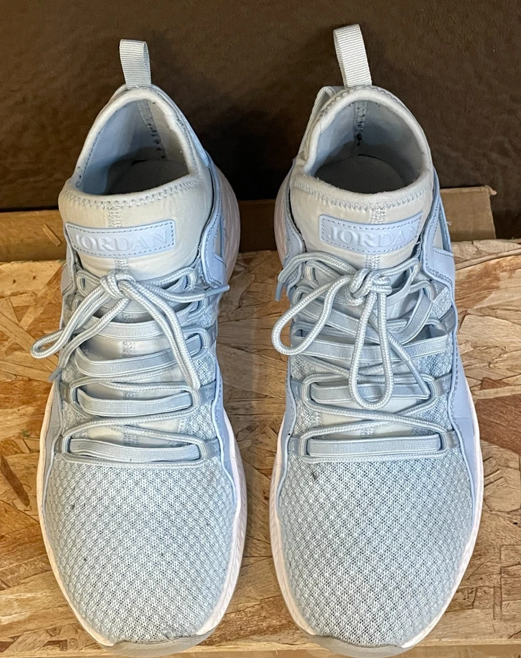 Tênis masculino 10.5-Nike Jordan Formula 23-Treinador-881465 406-Azul Gelo-Saltos UNC - Imagem 2 de 4