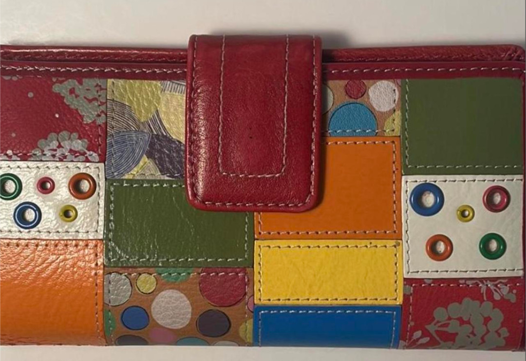 FOSSIL PATCHWORK LEATHER WALLET - image 2