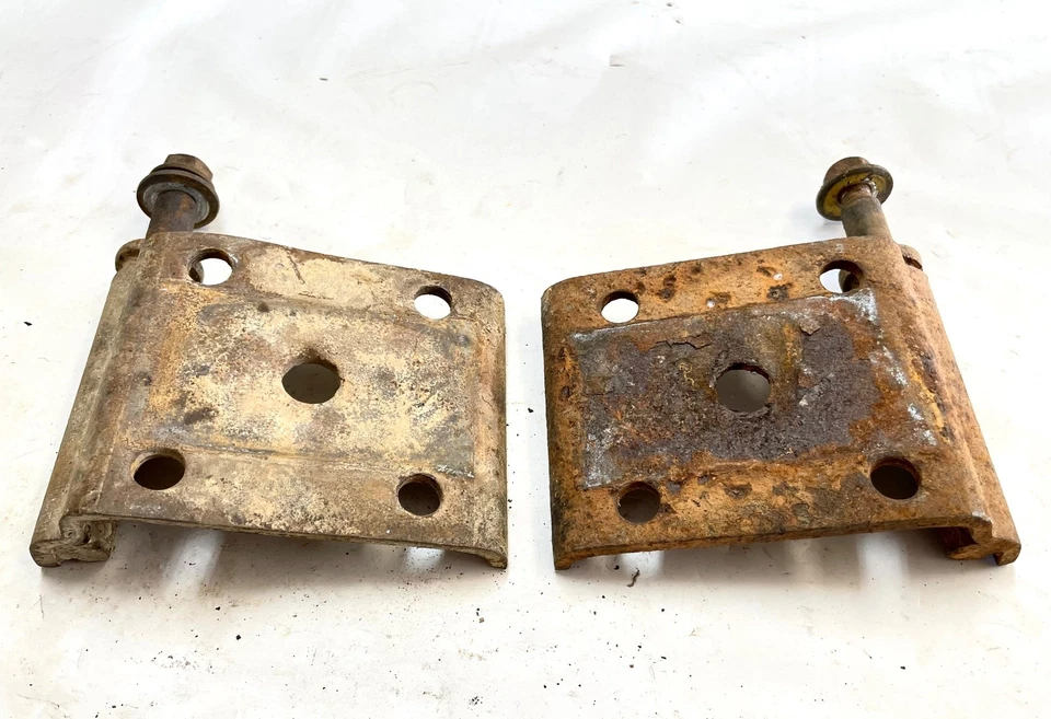 Jeep AMC 20 hoja trasera resorte a eje placa perno en U CJ5 CJ7 CJ8 amortiguador trasero Foto 4 de 4