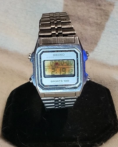 VINTAGE Rare  SEIKO  Sports 100 LCD Watch A904-5090 A2     Works