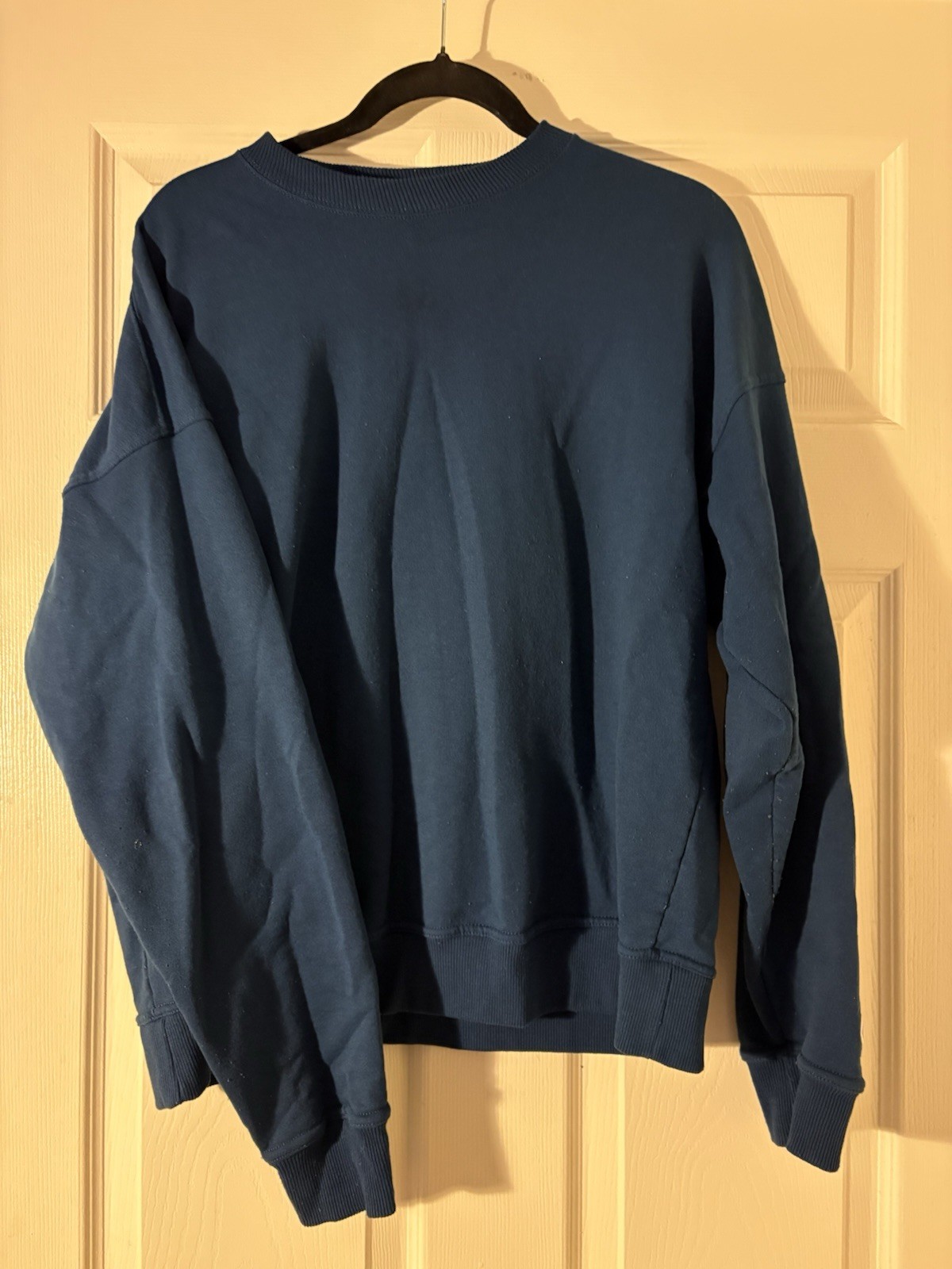 Dark Blue Champion Crewneck Women’s Size Large Long Sleeve Pullover