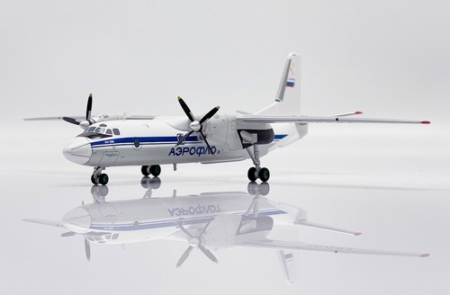 1:200 AviaBoss A2039 Aeroflot Antonov An-26 CCCP-26081 Diecast Model With Stand