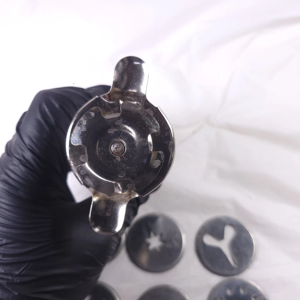 Металлическая винтажная маленькая машинка для печенья с дисками - Изображение 4 из 4