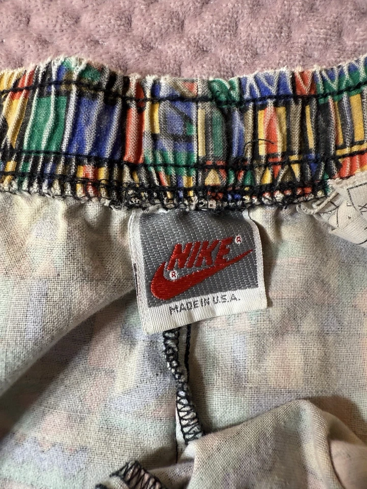 Pantalones cortos de gimnasio vintage Nike Urban Jungle Foto 4 de 4