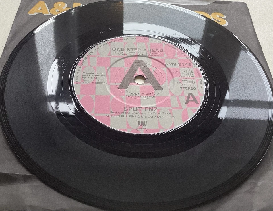SPLIT ENZ - ONE STEP AHEAD RARE 7" UK PROMO 1981 A&M ROCK POP CROWDED HOUSE EX+! - Image 2 of 4