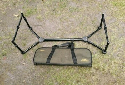 Fox Evolution Quattro Pod 3-Rod Buzzer Bars Rod Pod Rutenauflagen mit Tasche Bag - Bild 1 von 4