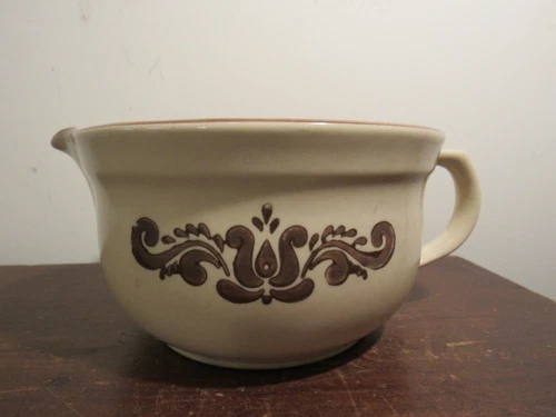 Vintage Pfaltzgraff Village Pattern Large Batter Bowl with Pour Spout - 2 1/2 Qt