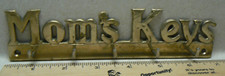 Brass key holder wall mount "Mom's Keys"   7" with 5   3/4" hooks 1.75" tall VTG